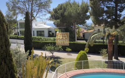Villa, de style méditerranéen, à Sierra de Altea Golf, avec un beau jardin plat.